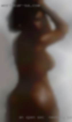 An open sec in Newbury Park minded woman or couple.