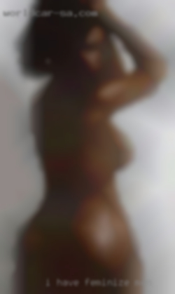I have short blonde feminize men hair, green  eyes.